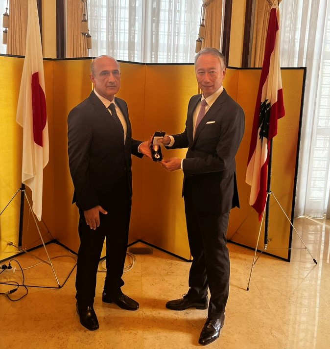 President of the International Shotokan Karate Federation in Lebanon Fadi Aoun receives an award by the Japanese Ambassador. 