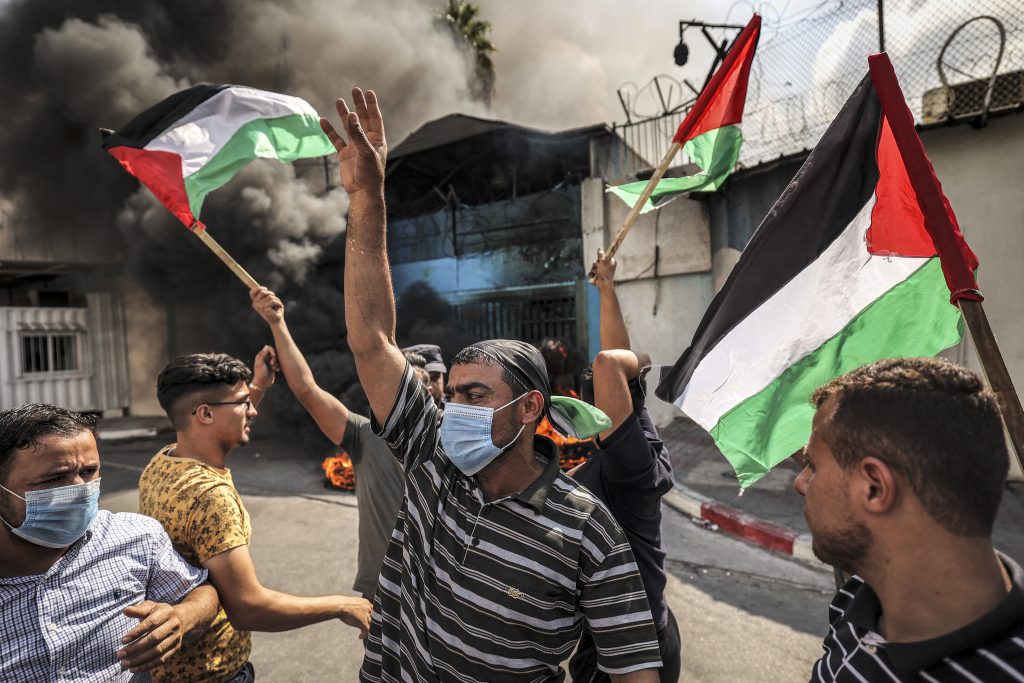 Israeli forces shoot a teenager in West Bank. (AFP)