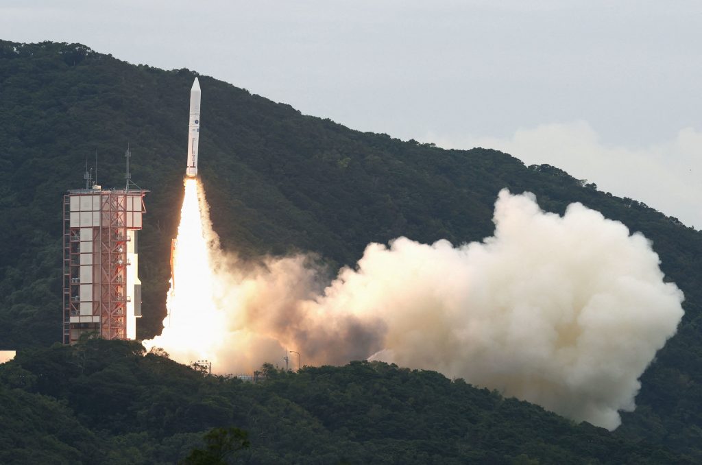 The sixth Epsilon solid-fuel rocket lifts off from the Japan Aerospace Exploration Agency (JAXA)'s Uchinoura Space Center in the southwestern Japan prefecture of Kagoshima, Japan October 12, 2022. (File/Kyodo via Reuters)