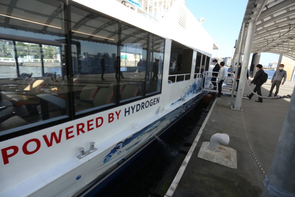 Tokyo’s Metropolitan Government showed off the first hydrogen-powered ferry in Tokyo Bay on Thursday. (ANJ)