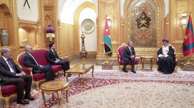 King Abdullah II and Oman’s Sultan Haitham bin Tariq meet in Muscat on Tuesday in the presence of Crown Prince Hussein bin Abdullah. (Jordan News Agency)