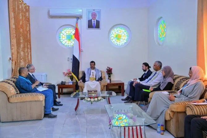 Marib deputy governor Abd-Rabbu Miftah meets UNICEF’s representative in Yemen, Philippe Duamelle to discuss partnerships. (Saba)