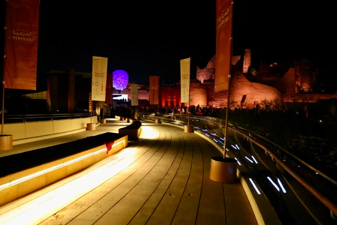 The festival kicked off with a dazzling light show. (AN photo Abdulaziz Al-Noman)