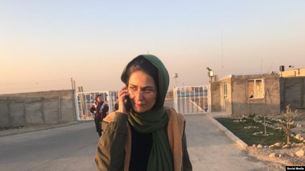 Iranian student and Iranian activist arrested. (Radio Farda)