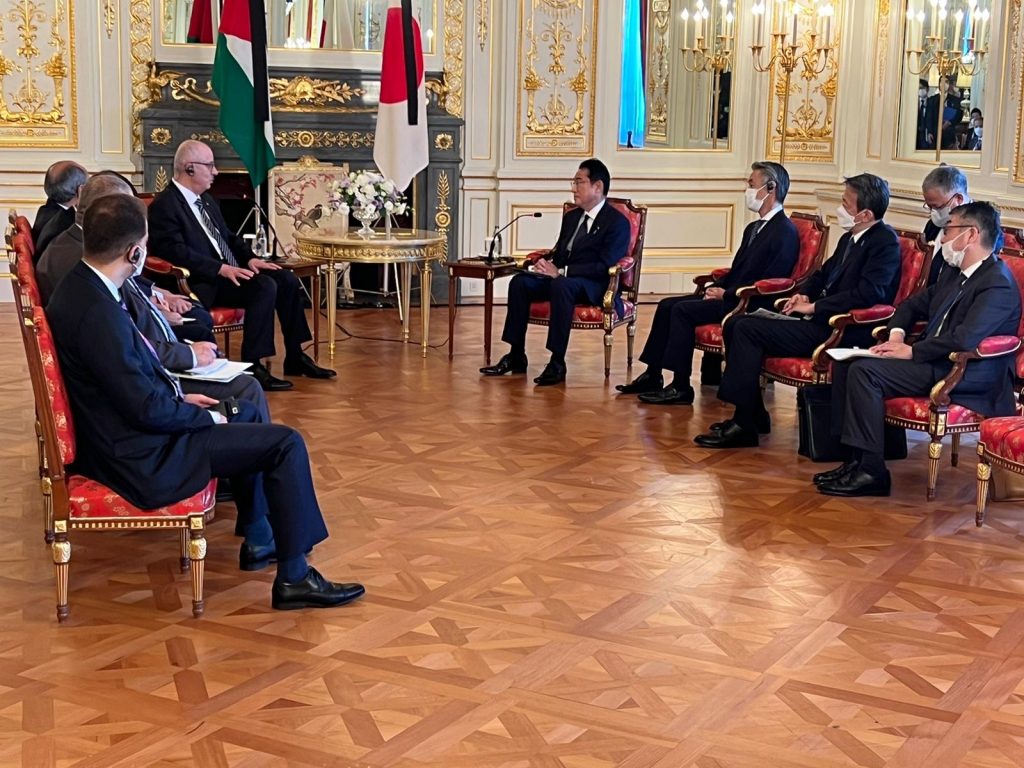 Dr. Rami Hamdallah, former Prime Minister of Palestine, in a recent meeting with Japan Prime Minister KISHIDA Fumio, and State Minister for Foreign Affairs YAMADA Kenji in Tokyo last week. (ANJ)