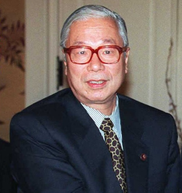 Former Japanese political heavyweight Masayoshi Takemura, who served as chief cabinet secretary and finance minister, died on Wednesday. He was 88. (AFP/file)