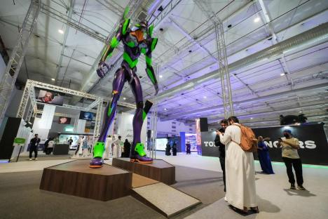Anime lovers will look up to one of their heroes following the arrival of a six-meter-tall Evangelion statue at Saudi Anime Expo, part of Riyadh Season 2022 festivities. (Photo by Lojien Gassem)