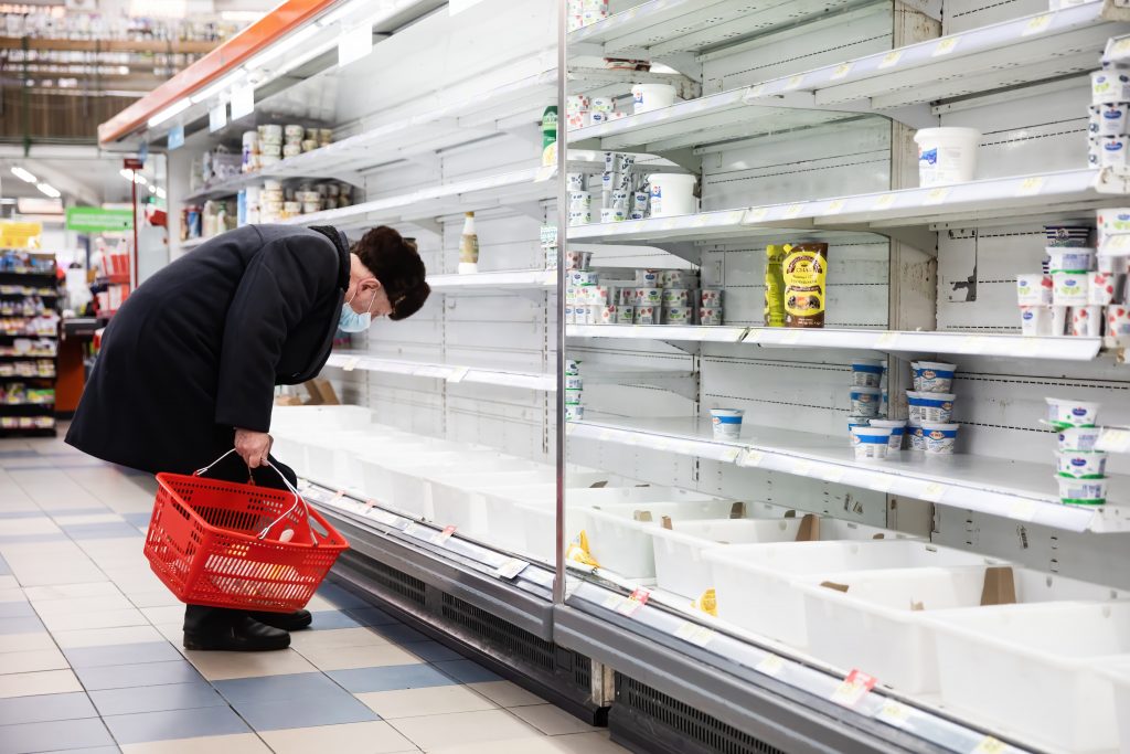 Japanese government contributes about 7 million dollars to a new financing framework to deal with food crises. (Shutterstock)