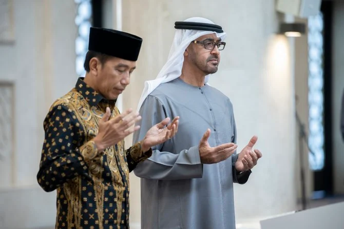 The new mosque in Solo has 56 domes, 4 minarets, and 32 pillars in the main prayer area. (WAM)