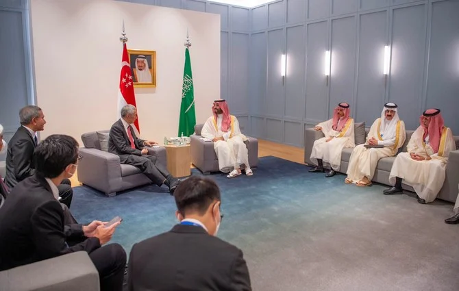 Saudi Arabia’s Crown Prince Mohammed bin Salman meets with Singapore Prime Minister Lee Hsien Loong at the sidelines of the APEC summit in Bangkok. (Twitter: @spagov)