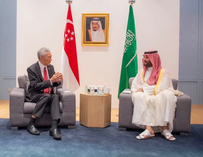 Saudi Arabia’s Crown Prince Mohammed bin Salman meets with Singapore Prime Minister Lee Hsien Loong at the sidelines of the APEC summit in Bangkok. (Twitter: @spagov)