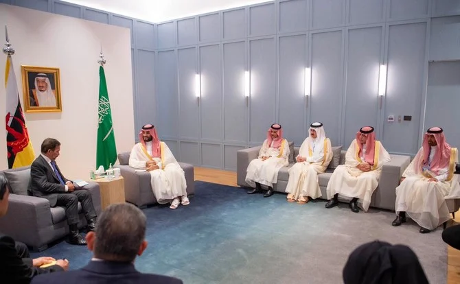 Saudi Arabia’s Crown Prince Mohammed bin Salman meets with Brunei’s Sultan Hassanal Bolkiah on the sidelines of APEC summit in Bangkok. (Twitter: @spagov)