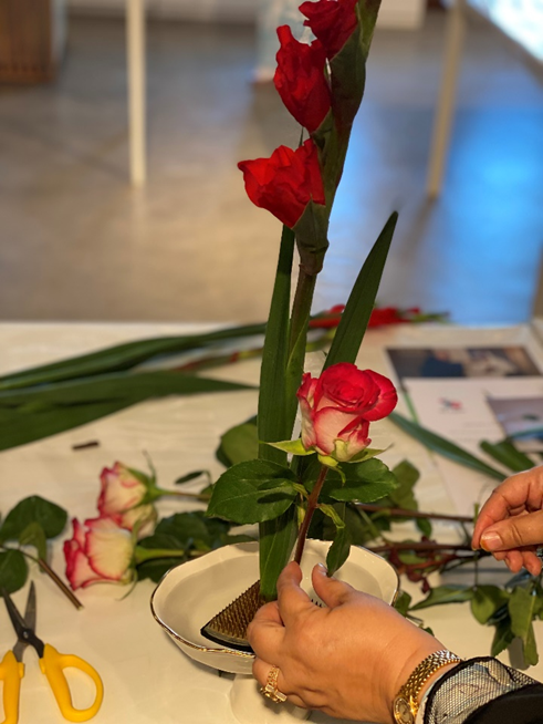 The workshop was presented for the first time in Arabic by Emirati students who are passionate about Japanese culture and who have studied these ancient arts for years.