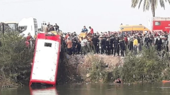 Picture circulated on Twitter reportedly shows a bus that was carrying some 35 people when it derailed on a highway and fell into Mansuriya canal in Aga town. (Twitter)