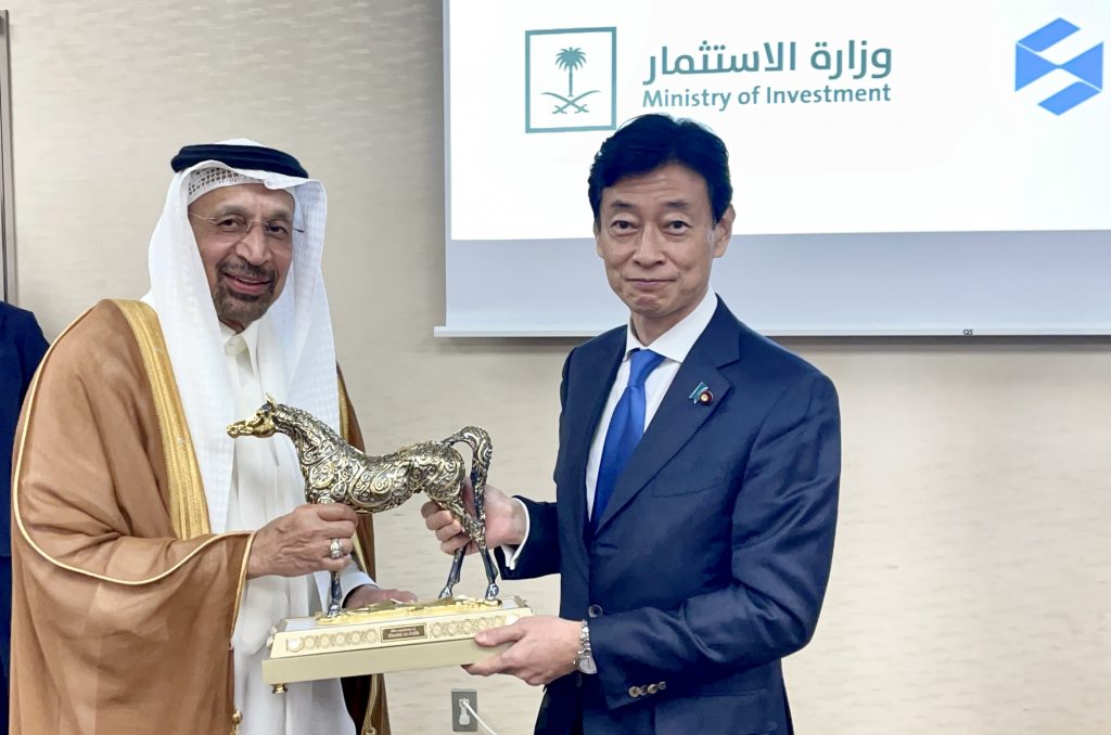 Khalid Al-Falih, Saudi Arabia's Minister of Investment and NISHIMURA Yasutoshi, Japan's Minister of Economy, Trade and Industry on November 8, 2022. 