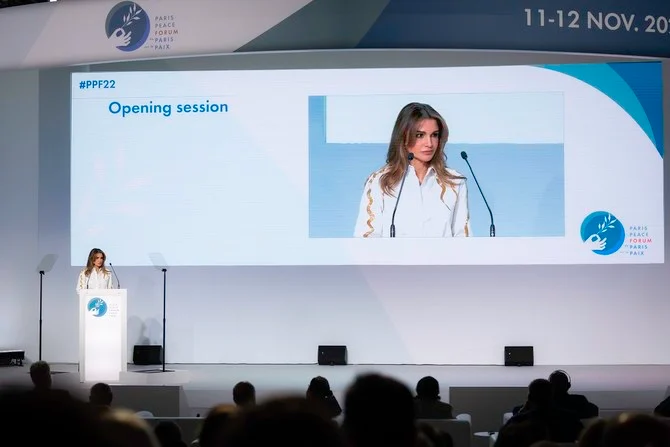 Queen Rania Al-Abdullah addressing audience at Paris Peace Forum. (Petra)