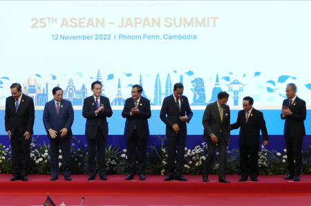 Leaders from different countries during the ASEAN-Japan Summit as part of the 40th and 41st Association of Southeast Asian Nations (ASEAN) Summits in Phnom Penh on November 12, 2022. (AFP)