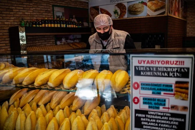 In early 2000, Turkiye entered the Guinness World Records by becoming the country with the highest per capita consumption of bread in the world at 199.6 kilograms per person. (AFP/File)