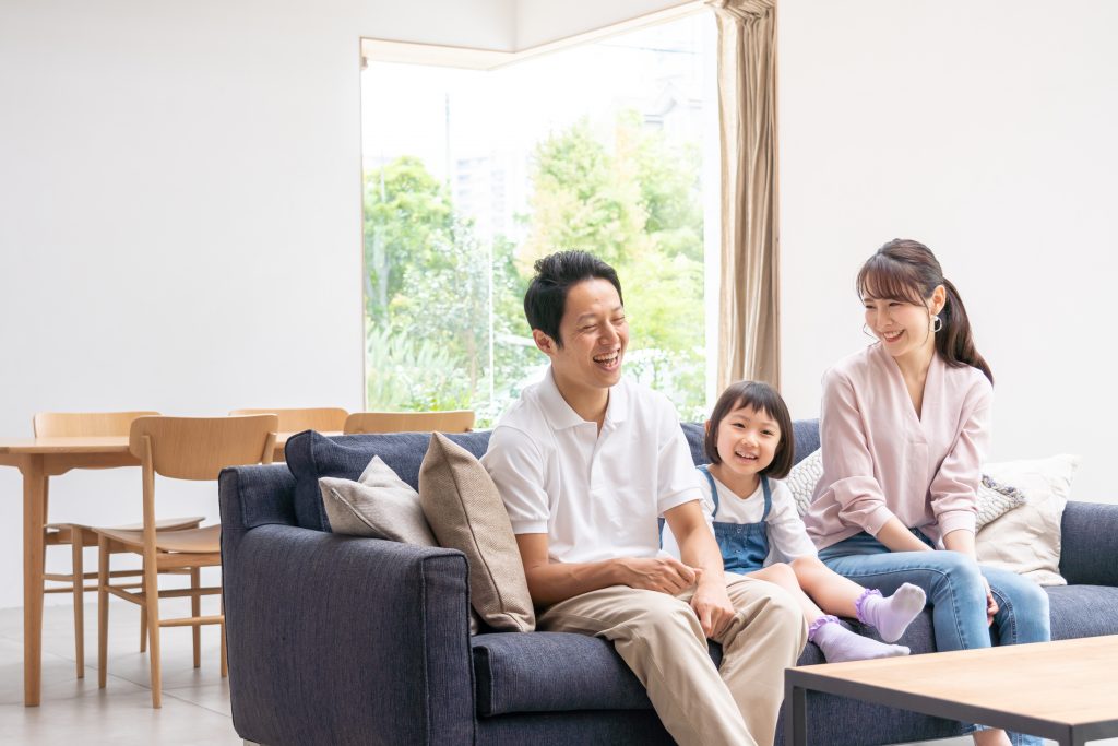 A subcommittee of a Japanese Justice Ministry panel compiled a draft proposal that includes giving divorced parents joint custody of their children. (Shutterstock)