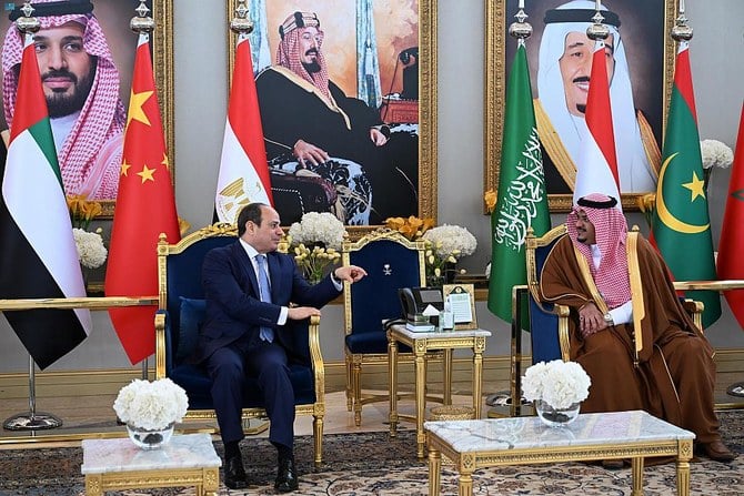Egyptian President Abdelfattah Abdel Fattah El-Sisi and his delegation were among the first to arrive in Riyadh for the Arab-China Summit. (SPA)