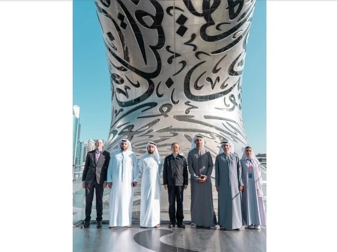 Hu Chunhua, China’s vice premier, and his delegation during their visit to the Museum of the Future, where there were greeted by Dubai Future Foundation CEO Khalfan Belhoul. (WAM)