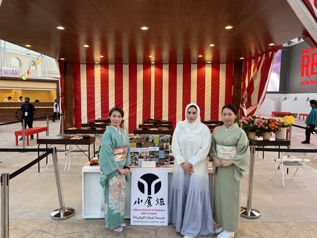 Participants from the UAE branch of Ikebana Ohara School in a workshop at Anime Town Japan, the Boulevard World Zone operated by Riyadh Season 2022. (ANJP Photo)