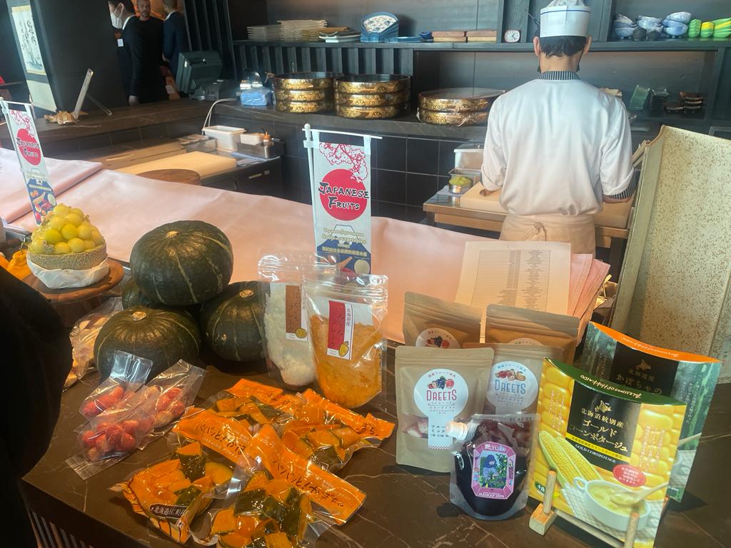 Taking place at the popular authentic Japanese restaurant TOMO, the tasting event aimed to promote the freshness of Japanese fruit products. (ANJ Photo)