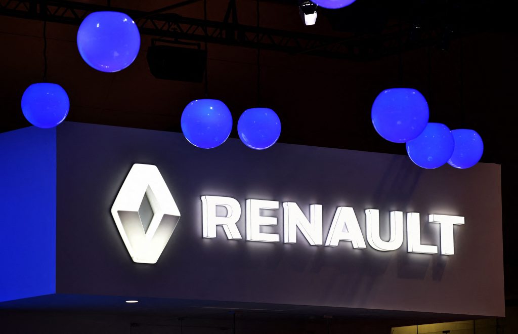 Renault to reduce its stake from 43.4 percent to 15 percent, the same size as Nissan's stake in its French counterpart, as part of a broad agreement between the firms. (File/AFP)