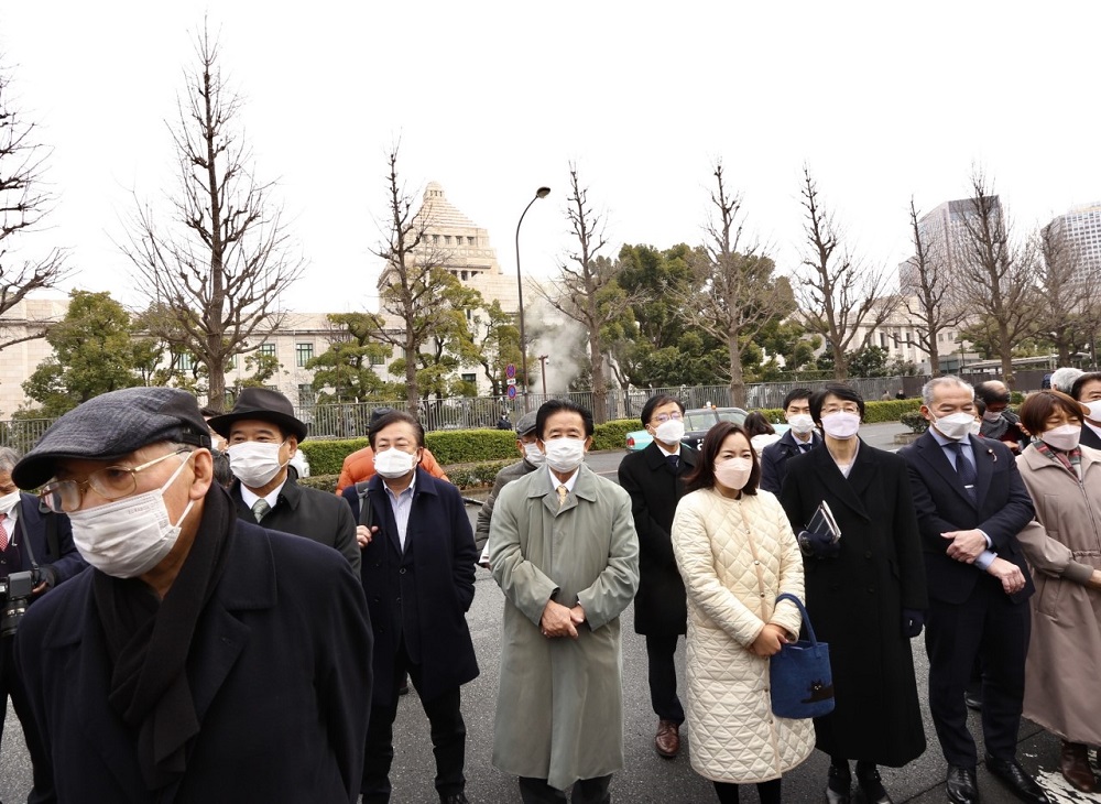 Several demonstrations took place around Japan’s parliament on Monday as the Japanese government was submitting an agenda to lawmakers for a controversial defense bill. (ANJ)