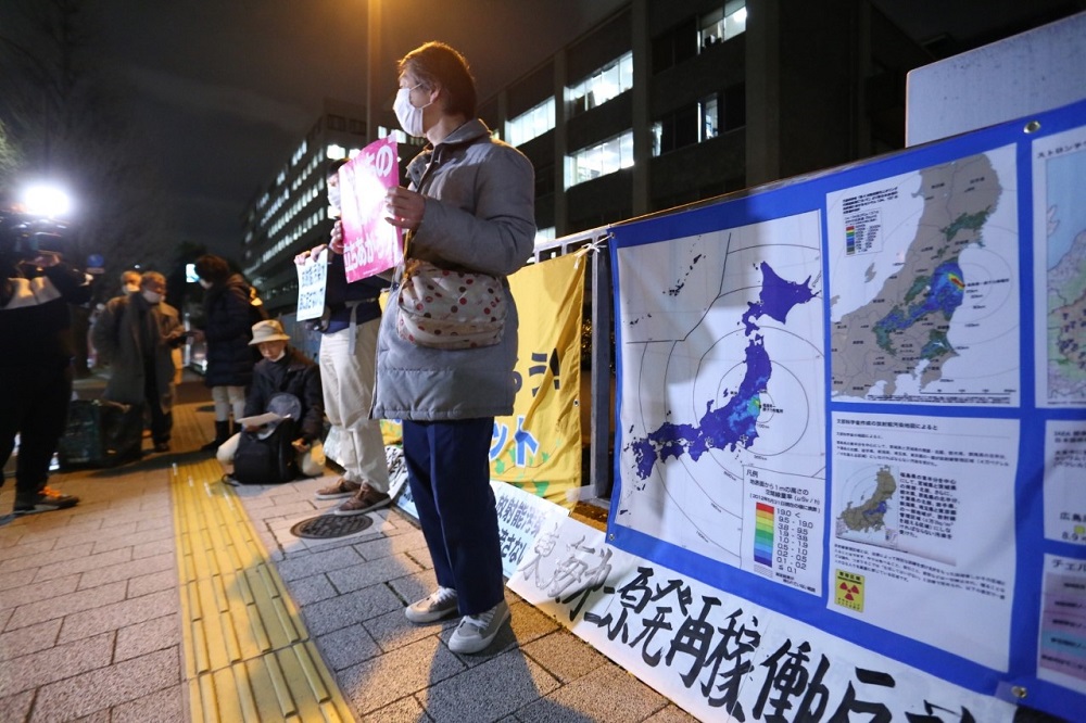 Citizens opposed to nuclear power denounced Prime Minister KISHIDA Fumio's policy of restarting nuclear power plants. (ANJ)