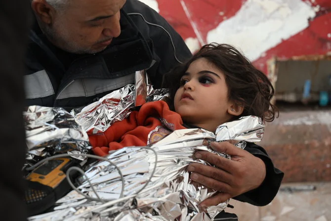 UAE rescue team pulled a mother and her children from under the rubble of their home in Turkiye. (WAM)