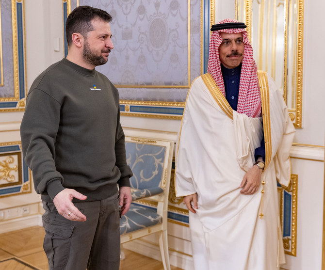 Saudi Arabia’s Foreign Minister Prince Faisal bin Farhan is hosted by Ukrainian President Volodymyr Zelensky. (SPA)