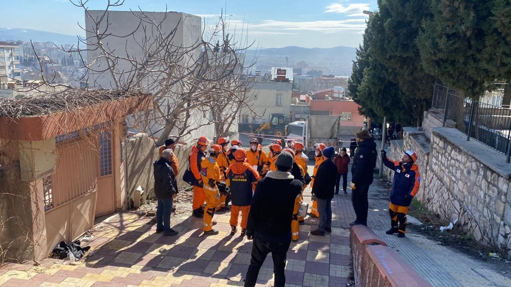 The International Emergency Search and Rescue Teams assigned by the Japanese Government have arrived in Turkiye. (Twitter/@JaponyaBE)