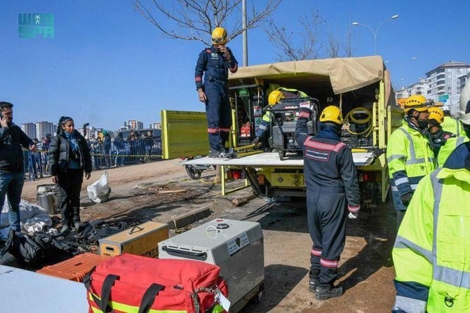 KSRelief continued its relief operations in cooperation with Saudi search and rescue teams. (SPA)