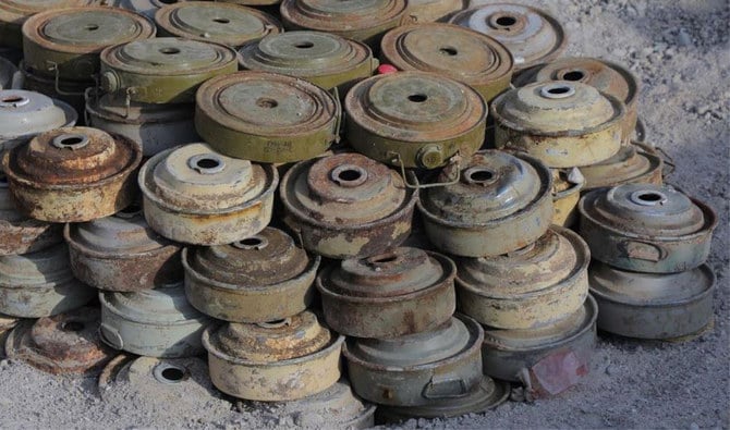 At least 32 Yemeni civilians have been killed and 42 others injured by land mines planted by Houthis since the start of the year, according to Yemeni Landmine Records. (SPA/File)