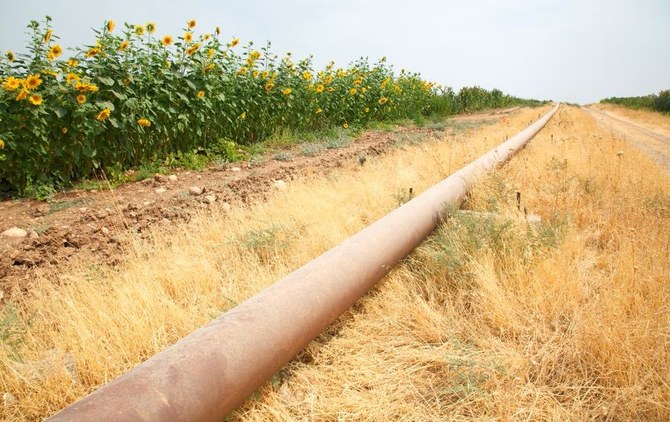 The Iraqi-Turkish pipeline in the district of Zakho, governorate of Dohuk, Kurdistan Region, Iraq, Aug. 28, 2016. (Reuters)