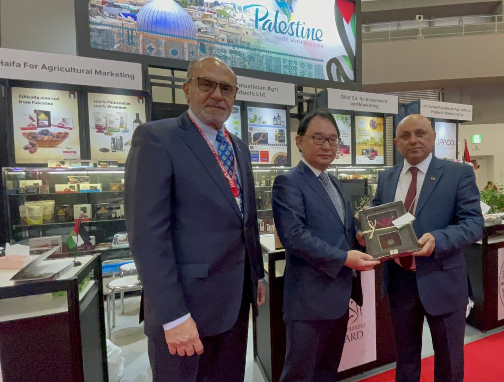 The exhibition has been held every year since 1976 and attracted around 20,000 visitors a day. (ANJ)