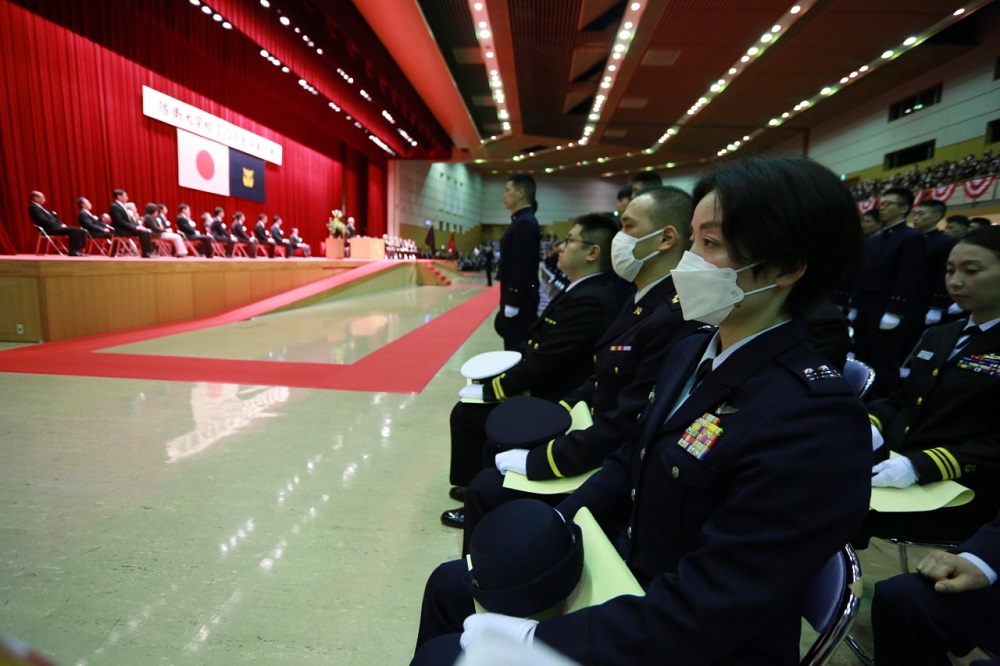 Prime Minister Fumio Kishida, as the Commander-in-Chief of the Japan Self-Defense Forces, delivered an address to the graduates of the National Defense Academy in Yokosuka City, Kanagawa Prefecture, on Sunday March 26. (ANJ)