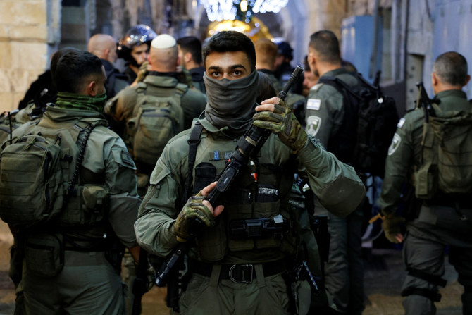 Israeli border policemen take position near Al-Aqsa compound, also known to Jews as the Temple Mount, while tension arise during clashes with Palestinians in Jerusalem's Old City on April 5, 2023. (REUTERS/Ammar Awad)