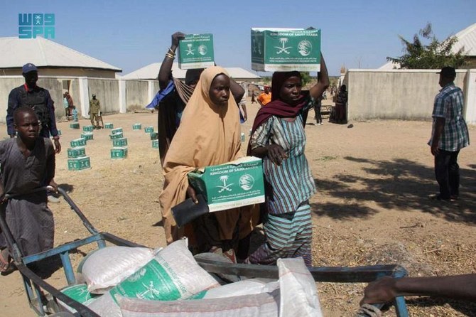 In Nigeria’s Borno, 56 tons of food baskets were given to 5,736 individuals. (SPA)