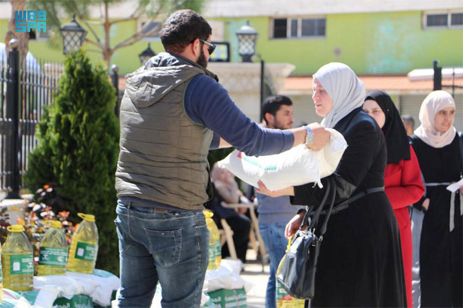 Saudi Arabia distributes aid packages to Syrian refugees in Lebanon. (SPA)