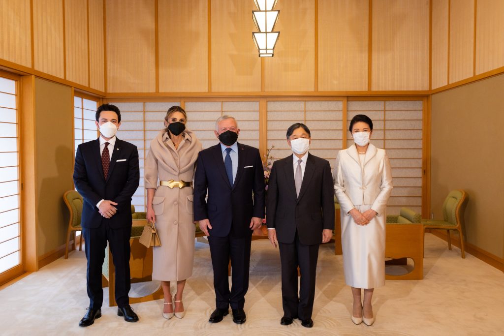 Jordan's King Abdullah II, Queen Rania and Crown Prince Al Hussein bin Abdullah II with the Japanese Emperor Naruhito and Empress Masako at the imperial palace in Tokyo. (Twitter/@RHCJO)