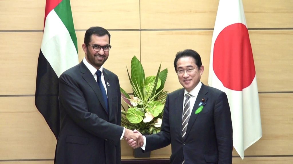 The UAE’s Special Envoy to Japan Sultan Al Jaber, who is also the UAE Minister of Industry and Advanced Technology, met with Japanese Prime Minister KISHIDA Fumio in Tokyo on Friday. (ANJ)