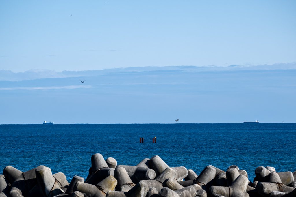 The Moskit supersonic cruise missile, developed in the Soviet era, was fired from a missile boat in the Sea of Okhotsk and hit the target about 70 kilometers away.