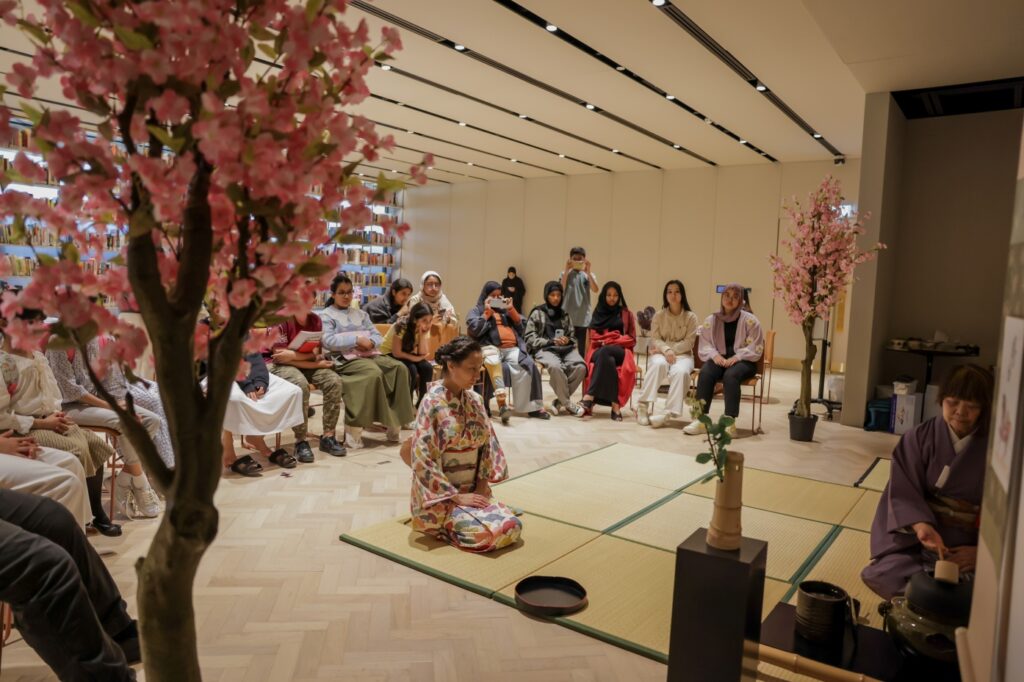 Participants in the 'Wisdom Speaks: Japanese' programme at House of Wisdom enjoy an immersive experience in Japanese culture, including traditional Ikebana flower arrangement, Taiko drumming performances, and a Matcha tea ceremony. (ANJP Photo)