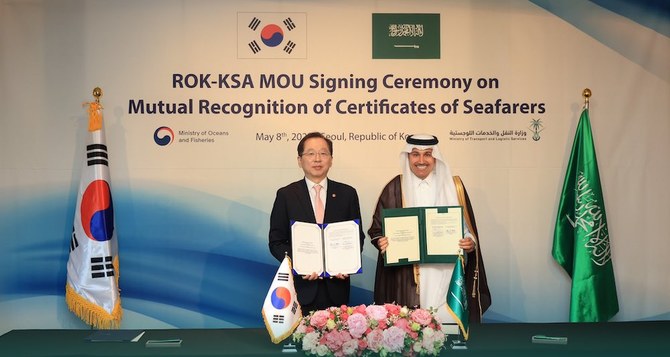Saudi minister of transport and logistic services meets South Korean minister of oceans and fisheries. (Twitter/@SaudiTransport)