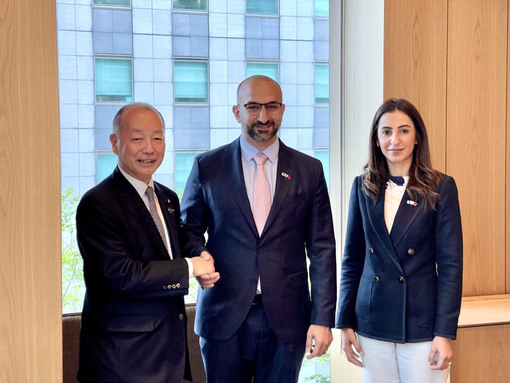 Japan Parliamentary Vice-Minister for Foreign Affairs Kei Takagi (L), Bahrain’s minister of Industry and CommerceAbdullah bin Adel Fakhro,  (M), and Bahrain's Minister of Sustainable Development Noor bint Ali Al-Khulaif (R). 