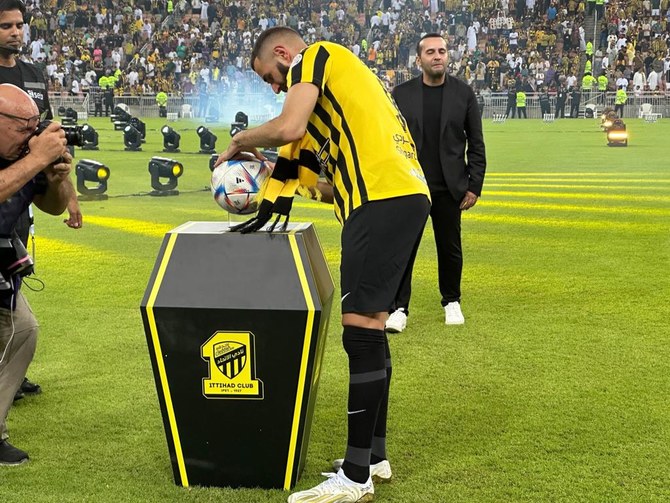 Over 50,000 Al-Ittihad fans turned out to catch the first glimpse of Karim Benzema wearing his new black and yellow, number 9 jersey at King Abdullah Sports City Stadium on Thursday. (AN Photo/Hashim Nadeem)