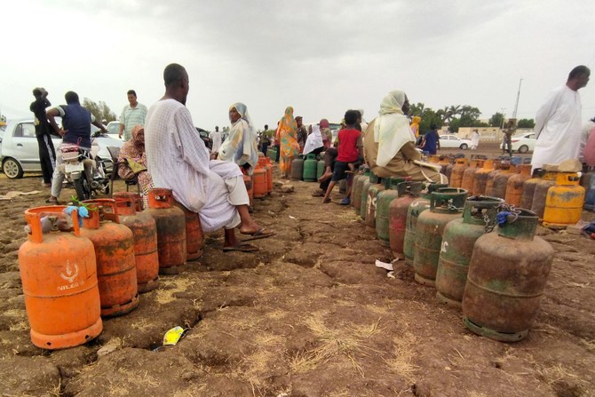 With fighting in Khartoum showing no signs of abating, small business owners are struggling to stay afloat. Getting produce to market represents a significant challenge, let alone selling it -- with fuel prices skyrocketing 20-fold and trucks loaded with goods at risk of getting caught in the crossfire. (AFP)