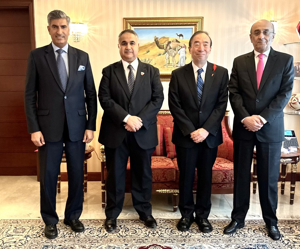 From right: Ambassador Hassan Al Emadi of Qatar, RFWF President Seike Atsushi, Ambassador Ahmed Aldoseri of Bahrain and Ambassador Sami Al-Zamanan of Kuwait. (ANJ)